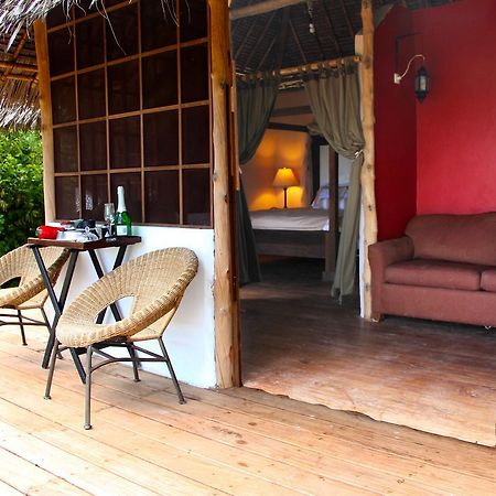 Nzuwa Lodge Пемба Екстериор снимка