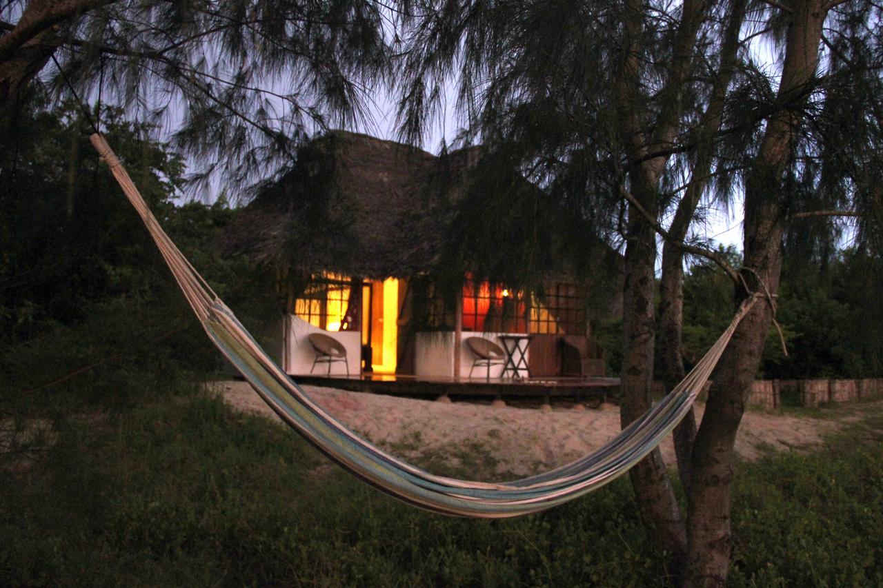 Nzuwa Lodge Пемба Екстериор снимка