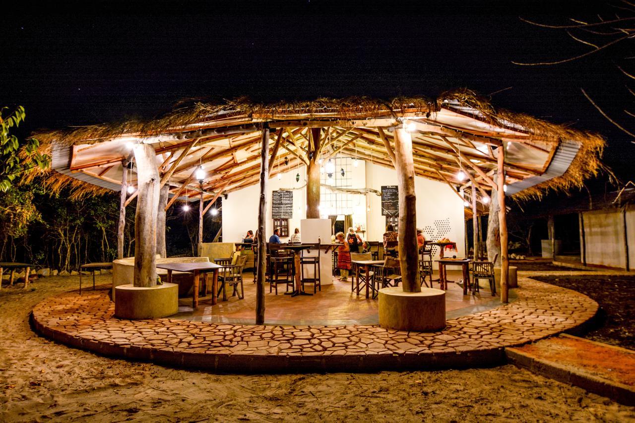 Nzuwa Lodge Пемба Екстериор снимка